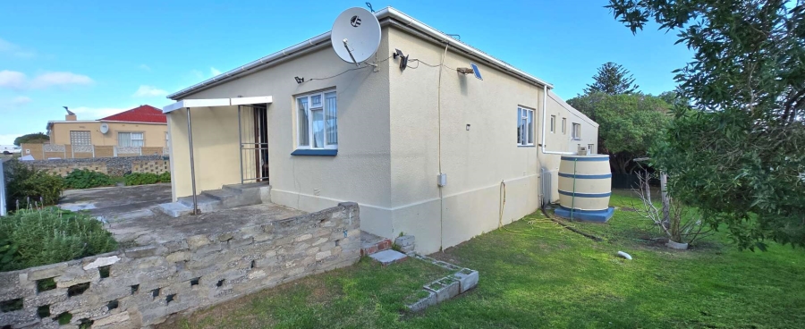 4 Bedroom Property for Sale in Gansbaai Central Western Cape